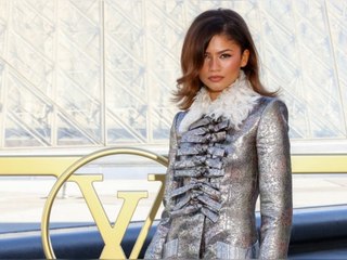 Zendaya, Lisa und Sophie Turner setzen neue Style-Statements in Paris