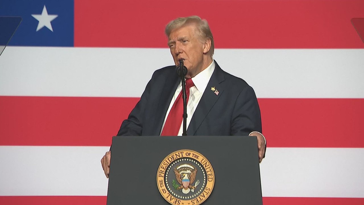 Trump’s Rare Address to Top Military Ends with Weak Applause, Music Drowns Out Room