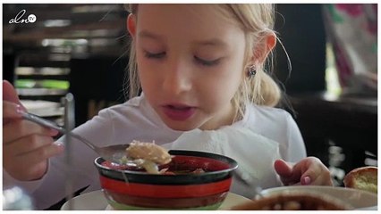 ساعدي طفلكِ في تجنّب الأطعمة غير الصحية في أعياد الميلاد