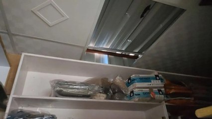 Video: दुकान से चुराए कपड़े, नकदी भी की चोरी