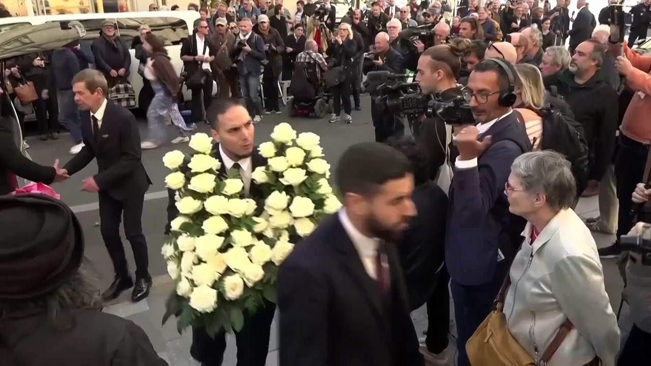 Parigi dà l'addio all'attrice icona Claudia Cardinale