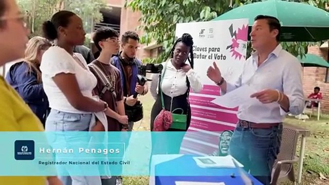 En Cali, el registrador nacional, Hernán Penagos, socializó la tarjeta electoral que los jóvenes encontrarán en las mesas de votación el 19 de octubre para los Consejos de Juventud.
