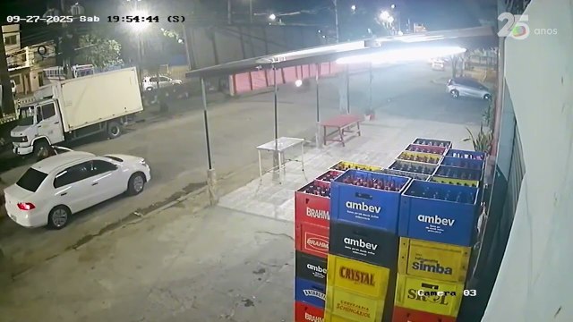 Motorista de aplicativo atropela mulher e arrasta homem por 300 metros após recusar corrida no Rio