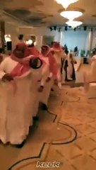 رقصة البطريق في زواج سعودي تُثيِر الضحك