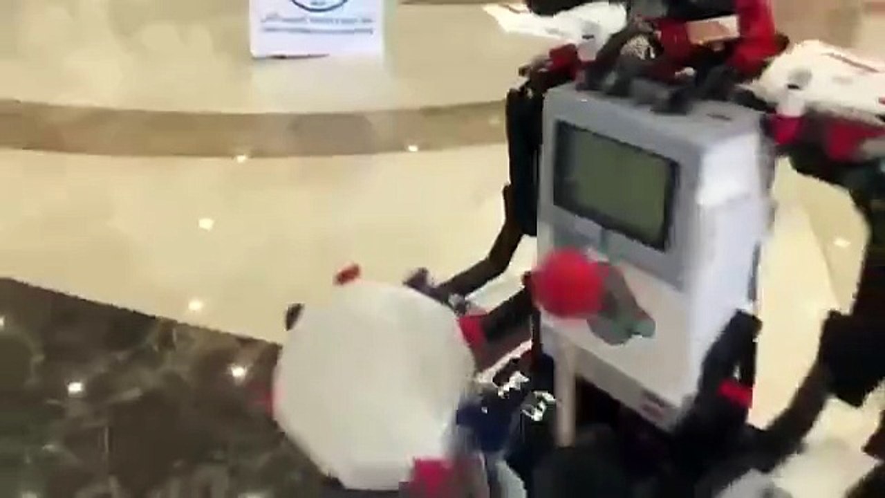 بالفيديو: طالبات يبتكرن روبوتاً يرقص العرضة السعودية