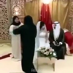 بالفيديو: شجار وعِراك بين أم عروس سعودية وأم عريس كويتي