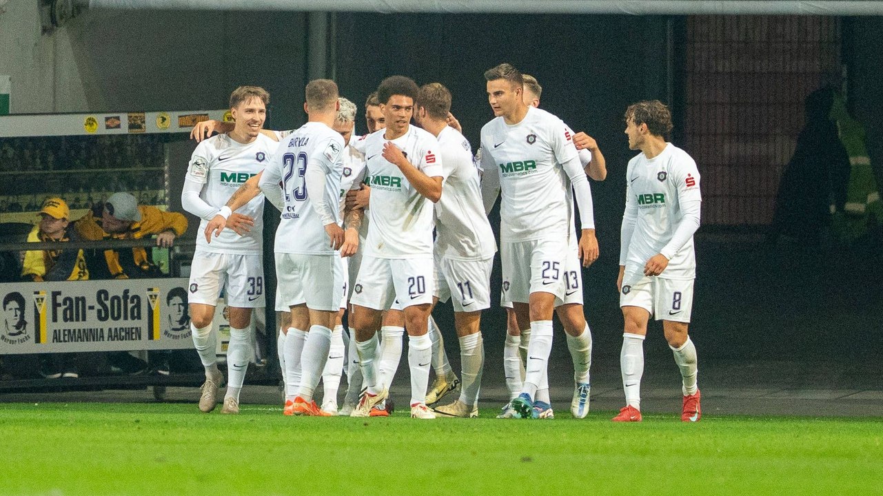 Fallmann-Flanke fällt ins Tor: Aue siegt sehenswert