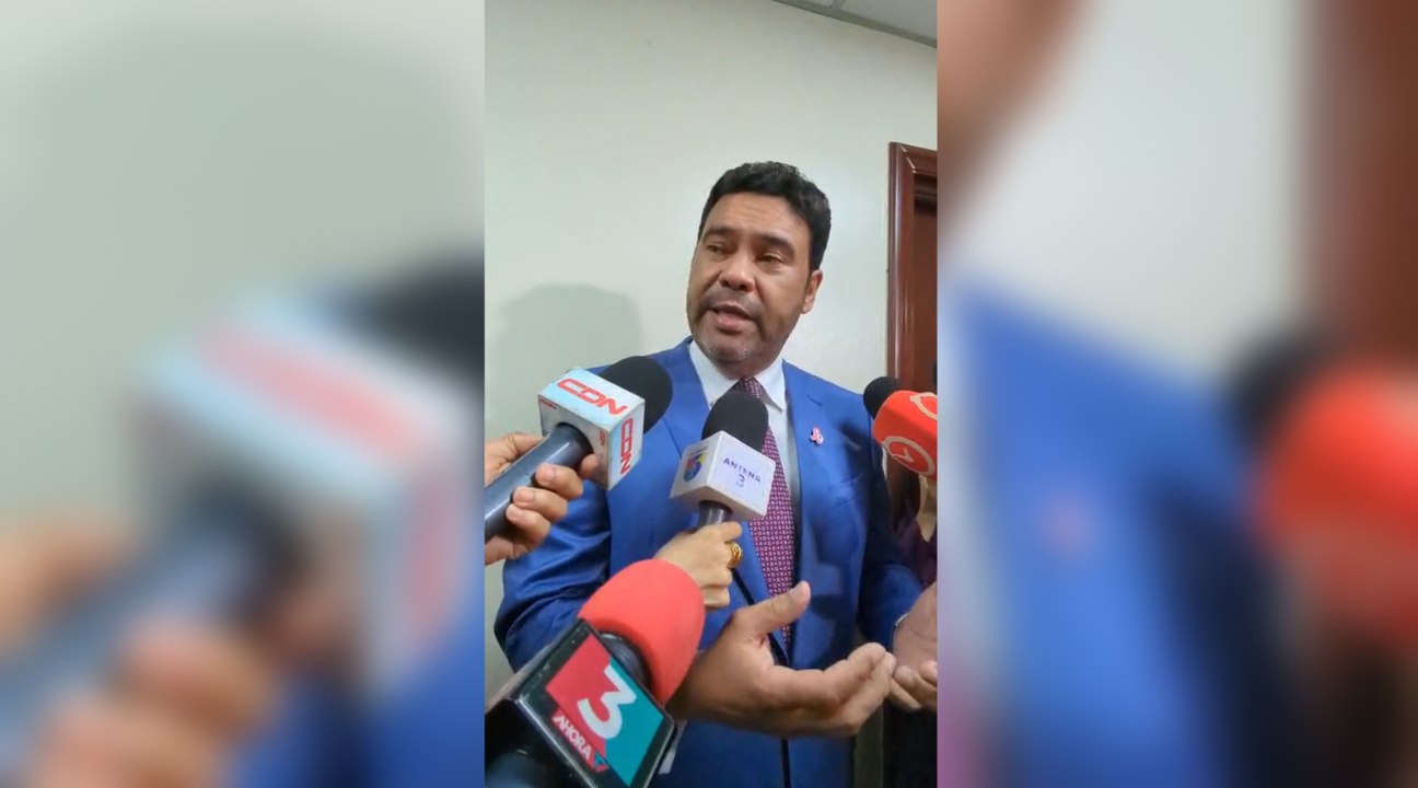 Senador Rafael Barón Duluc asegura que la reforma laboral mantiene la cesantía y garantiza derechos de los trabajadores