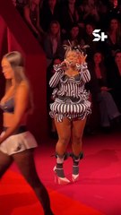 @theodorabosslady a fait le show lors du défilé @etam 🔥 _ #fashiondesigner #fashionweek #pfw #bosslady @theodorabosslady_comptefanoff