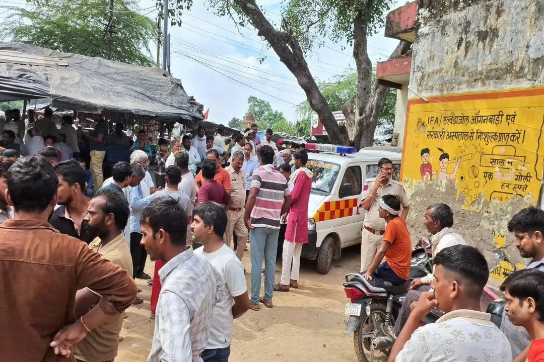 तिजारा उप जिला अस्पताल में पोस्टमार्टम में देरी पर हंगामा, लोगों ने किया विरोध प्रदर्शन