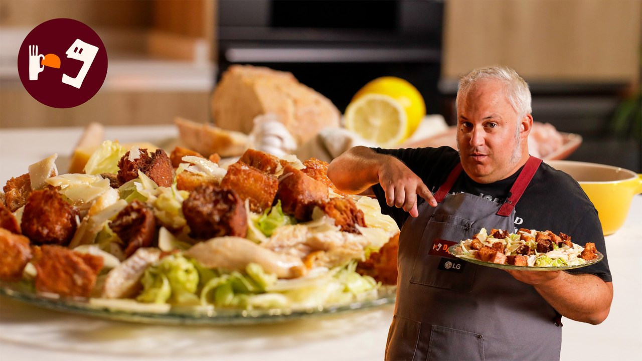 Ensalada César con queso y pollo: una receta fácil, rápida e infalible