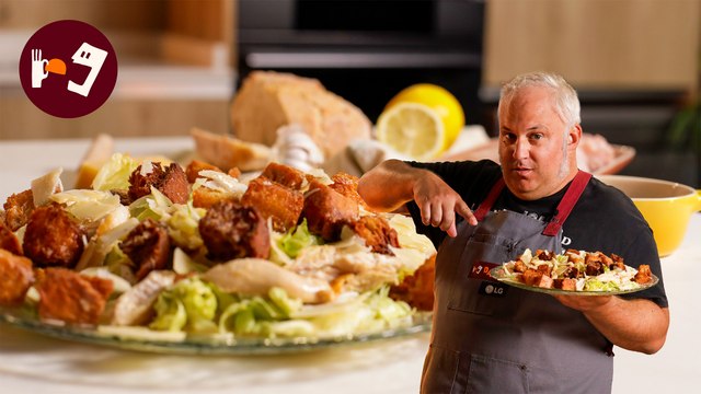Ensalada César con queso y pollo: una receta fácil, rápida e infalible