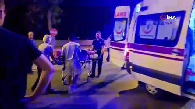 Şerit değiştiren otomobil motosiklete çarptı