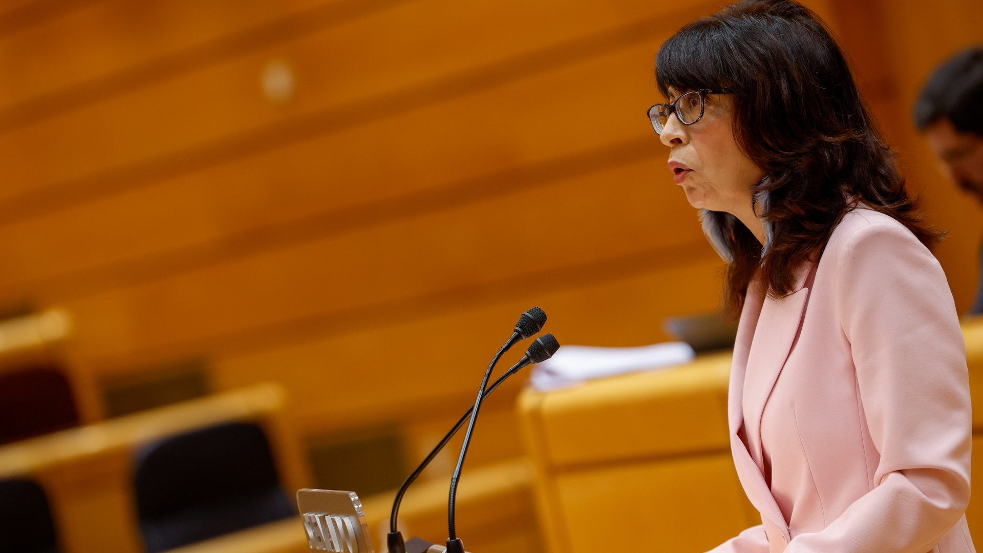 La ministra de Igualdad, Ana Redondo, ha pedido "disculpas" a las v�ctimas de violencia de g�nero por el "ruido" provocado por los "fallos" de las pulseras telem�ticas para maltratadores y ha avanzado que el Ministerio ha iniciado una investigaci�n interna "exhaustiva" al respecto.