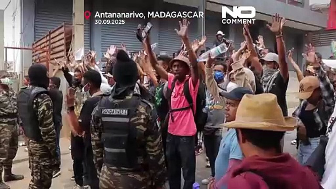 Des milliers de personnes manifestent à Antananarivo pour exiger la démission du président Rajoelina