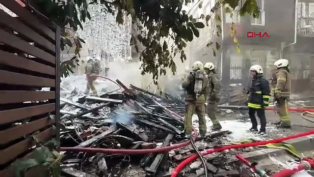 İstanbul'da ahşap binada korkutan yangın