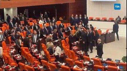 DEM Partililer Bahçeli ile selamlaştı, İyi Parti lideri Dervişoğlu, selam vermeden yerine oturdu