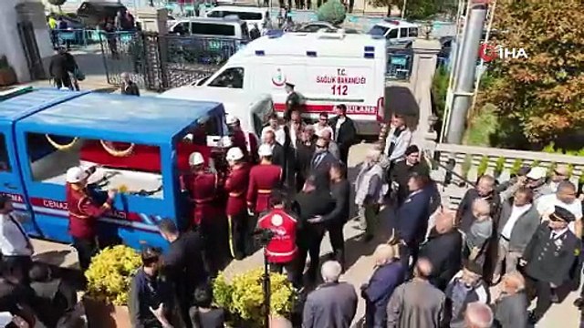 Cenazede yürek burkan feryat, anne şehit oğlunun fotoğrafına sarıldı: Kurban olurum sana