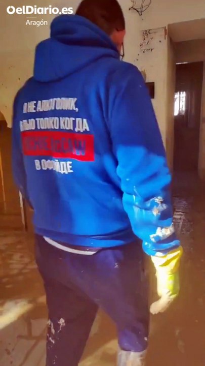 “Perdimos todo y estamos solos”: la desesperación de los vecinos del barrio de Santa Fe (Zaragoza) tras la riada
