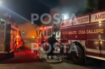 Camión de pasajeros queda reducido a cenizas tras incendio en Guadalupe