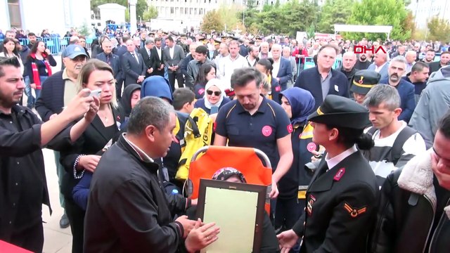 Kazada şehit olan jandarma Uzman Çavuş Arif Özdemir son yolculuğuna uğurlandı