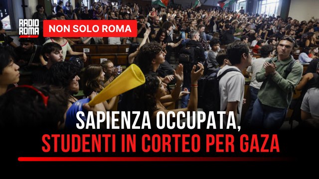 Gaza, la mobilitazione a Roma continua occupata la sede di Scienze Politiche a La Sapienza