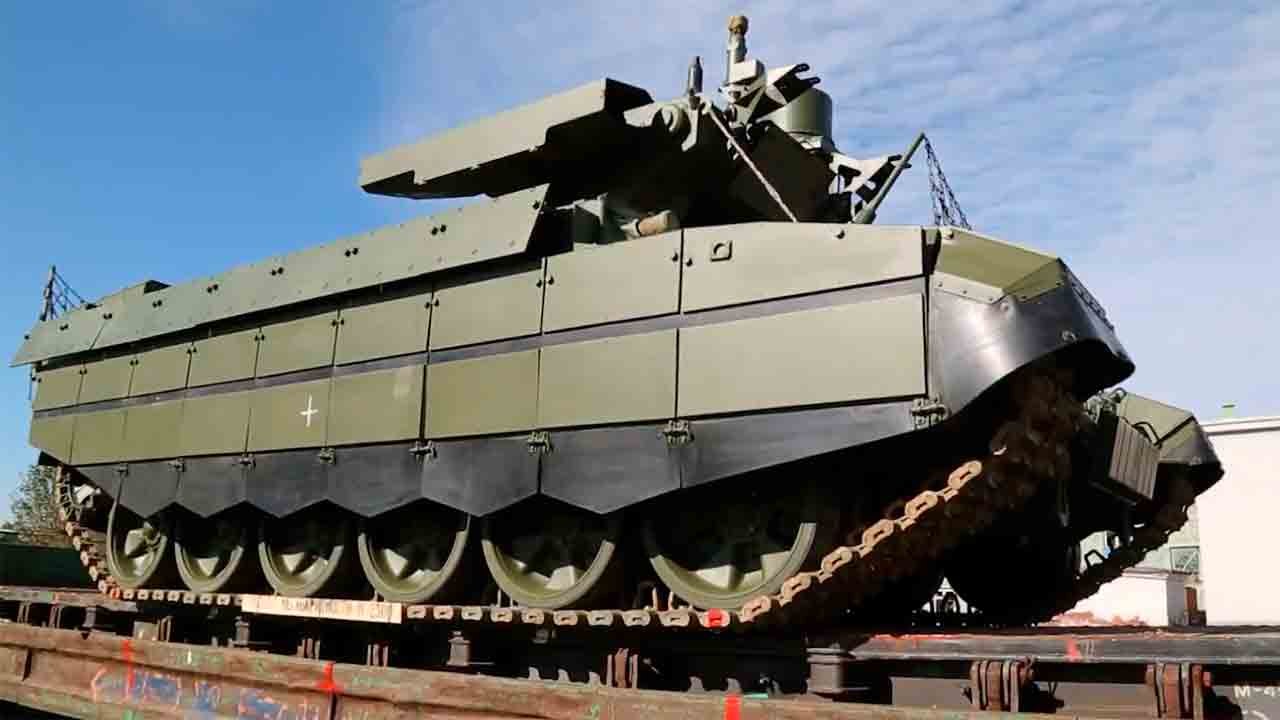 Neue Lieferung von BMPT „Terminator“ mit Drohnenschutz eingetroffen