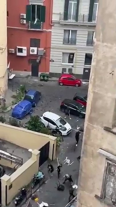 Ataque dos adeptos do Napoli aos do Sporting