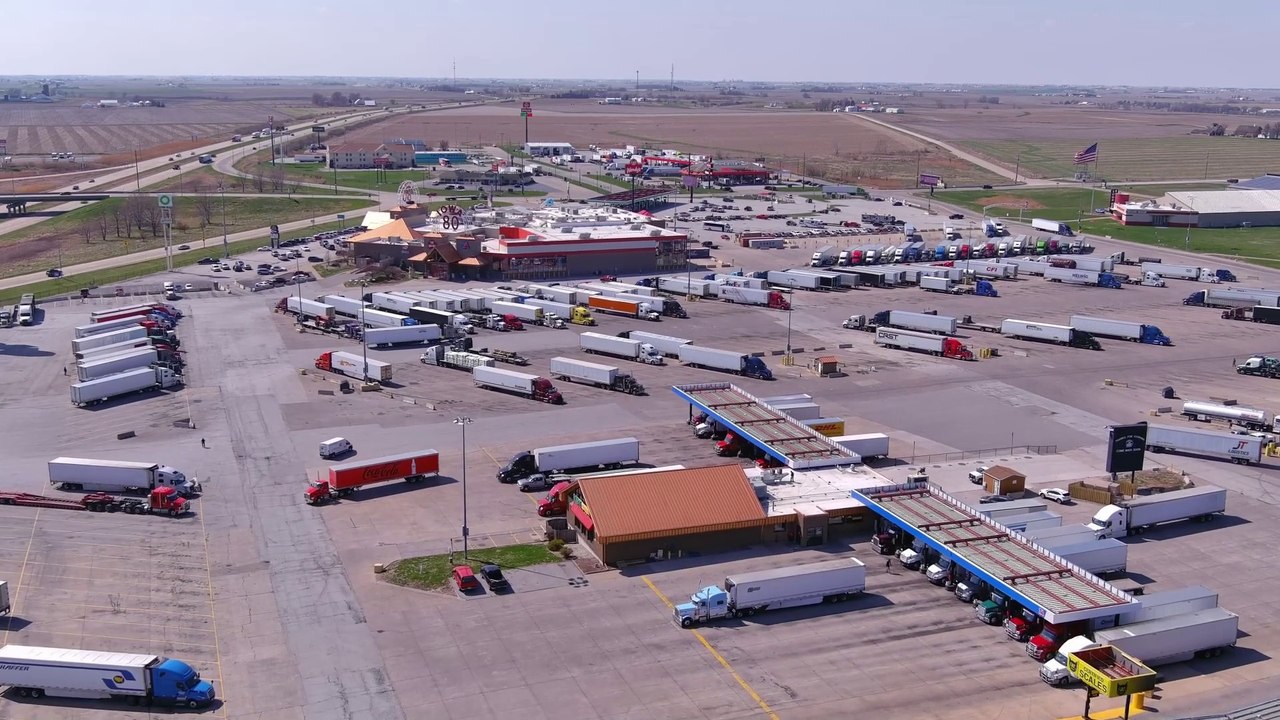 Commercio estero extra Ue, ad agosto export e import in calo