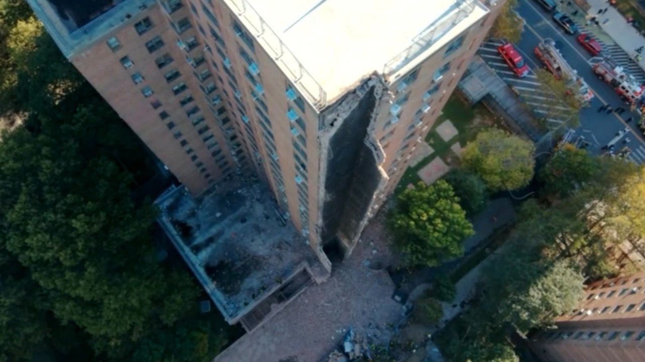 Colapsa edificio de vivienda pública en Nueva York