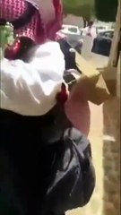 بالفيديو شاب سعودي يفاجئ والدته يوم تخرجها من مدرسة تعليم الكبيرات