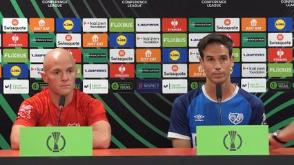 Íñigo Pérez e Isi en la previa del Rayo Vallecano - KF Shkëndija