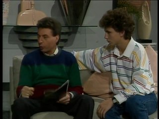 T1 E2 - Papá Soltero - Pobrezas y riquezas