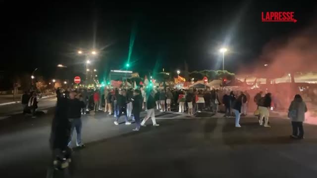 A Roma Termini la protesta pro Pal: chiusi gli accessi alla stazione