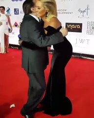 خاص..مايا دياب تقبل يد عادل إمام بالجونة السينمائي