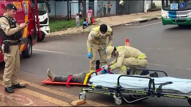 Homem fica ferido após acidente de trânsito na Avenida Piquiri