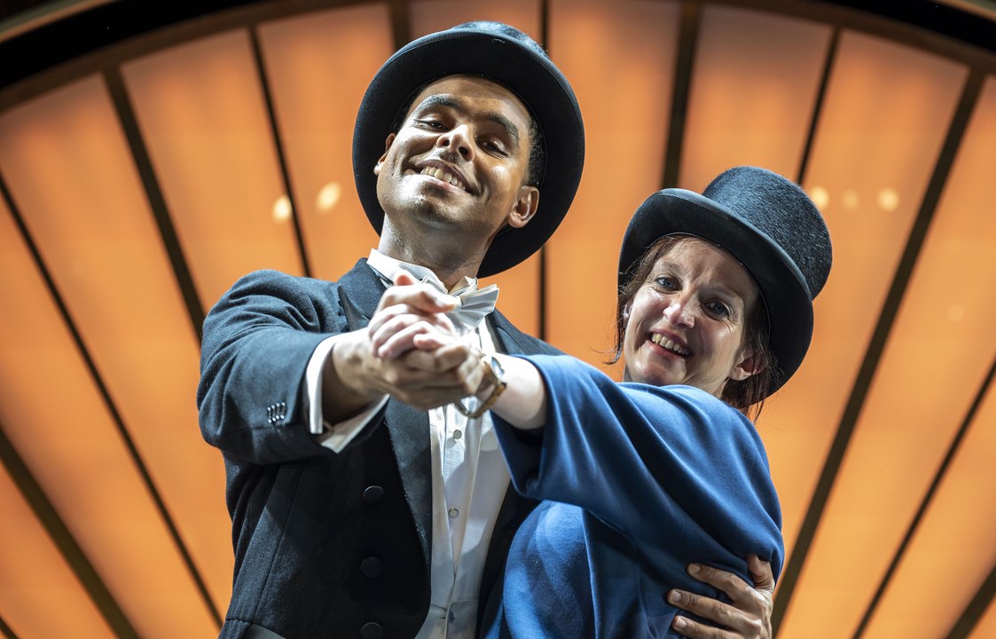 Jane Bradley learns to tap dance with star of Top Hat