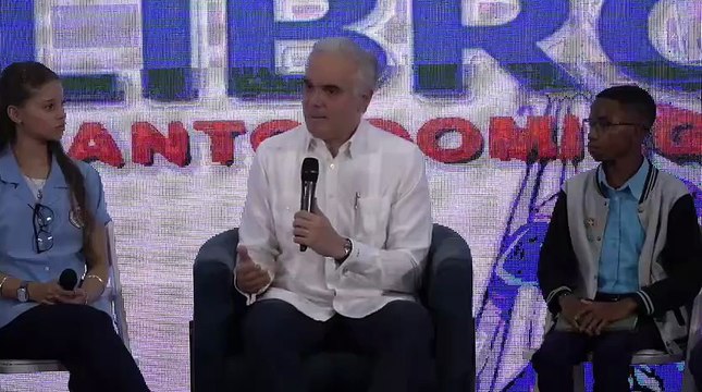 Luis Miguel De Camps destaca el rol de la juventud en la construcción de ciudadanía durante diálogo en la Feria Internacional del Libro