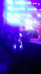 فستان نانسي عجرم يُعرّضها لموقف مُحرِج