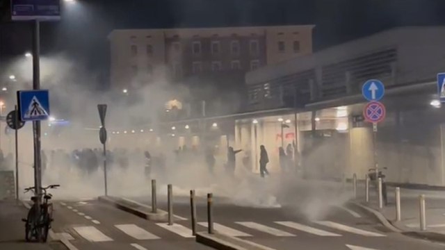 Bologna, disordini alla stazione Alta Velocità dopo il corteo per la Flotilla: lacrimogeni per disperdere i manifestanti