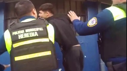 tn7-Investigan a policías municipales de Heredia por su proceder durante la detención de joven-011025