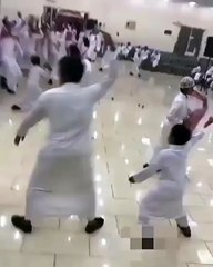 بالفيديو: رقصة مدهِشة وغريبة في زفاف بالسعودية