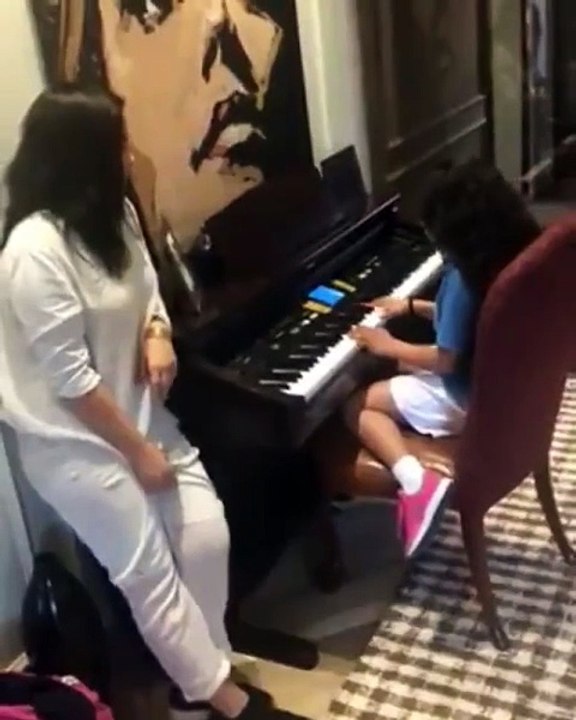 ماذا تفعل فيروز في منزل شيرين عبدالوهاب؟