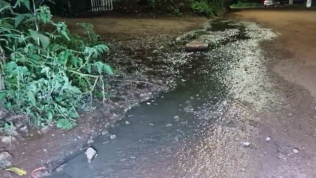 Vazamento de esgoto e escuridão: Moradores do Brasmadeira pedem soluções urgentes