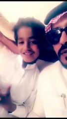 بالفيديو طفل سعودي يحلق عشره تضامناً مع زميله المريض بالسرطان