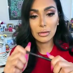 بالفيديو: كيف تضيف هدى قطّان الحجم إلى شفتيها؟