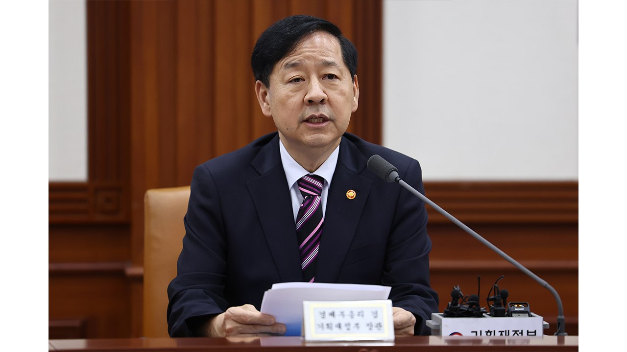 구윤철 "물가 걱정 없는 추석 되도록 총력...장바구니 물가 최우선 관리" / YTN