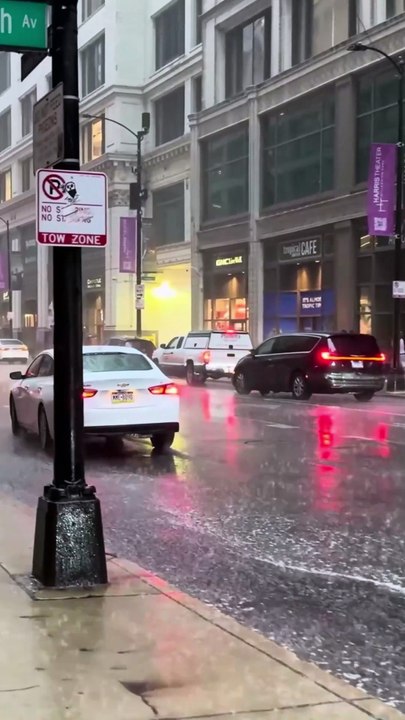 Balade Sous la Pluie en Ville 🚍 Musique Apaisante & Détente Totale #musiquerelaxante #relaxationpluie