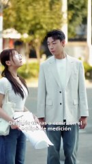 El doctor frío seduce a una chica de 18 años… tras la noche prohibida ya no puede dejarla!