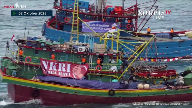 [FULL] Tembakan! Depan Presiden Prabowo, Atraksi Kapal Perang-Prajurit TNI AL di Teluk Jakarta